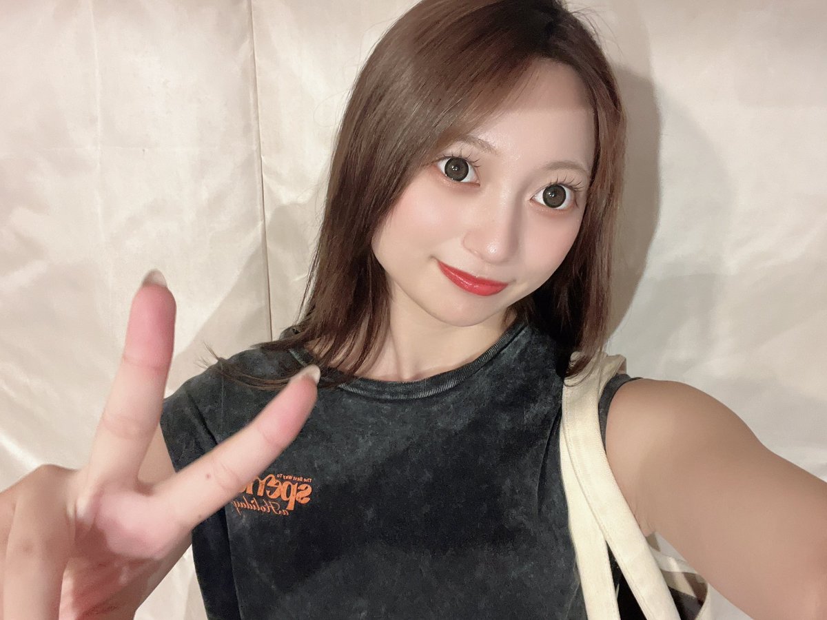 Cocona__o6's tweet photo. こんばんは🫶🏻

レッスンだったよー！

お歌頑張ります🎤

今日も一日お疲れ様だよ➰💖 https://t.co/uU1OHeKV33