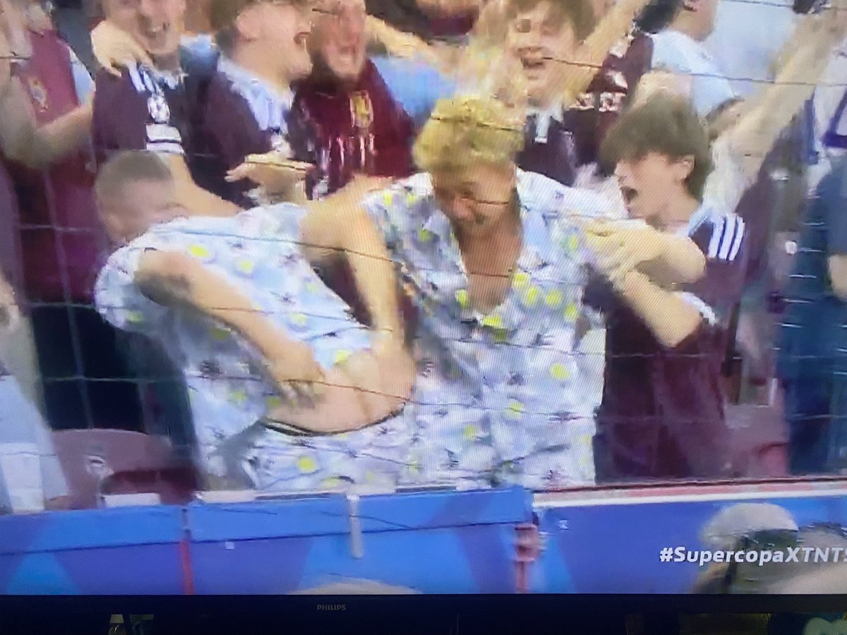 McwolfMc's tweet photo. Goooool de madjo se ve que nada más la cacheteo 😂#SupercopaXTNTSports https://t.co/EBPiuc7v46