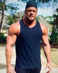 Ginasassyass's tweet photo. 🚨CAREER KILLER🚨

Season 4 of Reacher appears to have a dead journey ahead after star actor Alan Ritchson turned the promotional tour into a left wing rant bash of President Trump.

The problem for Ritchson now: 
Conservatives no longer want anything to do with him and the character he plays is far too "American" for the left. 

So long, Alan!
