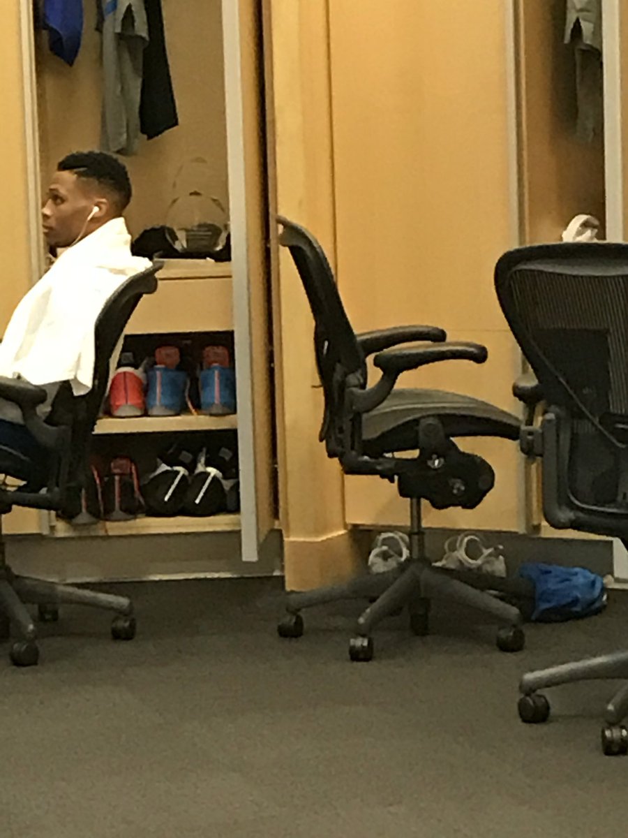 AlexRoig_NBA's tweet photo. Thank you, Russ. Forever 0KC! https://t.co/xbJJy3pmw3