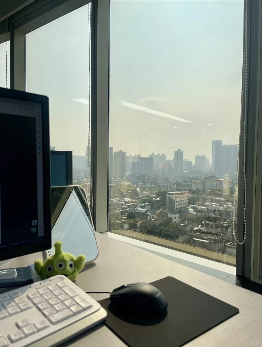 rakesh_souda's tweet photo. Stuck at desk again till 9pm—energy drink’s my co-worker today. Got this project wrapped, finally. #LateShift #WorkLife， https://t.co/RAzl63ilvv