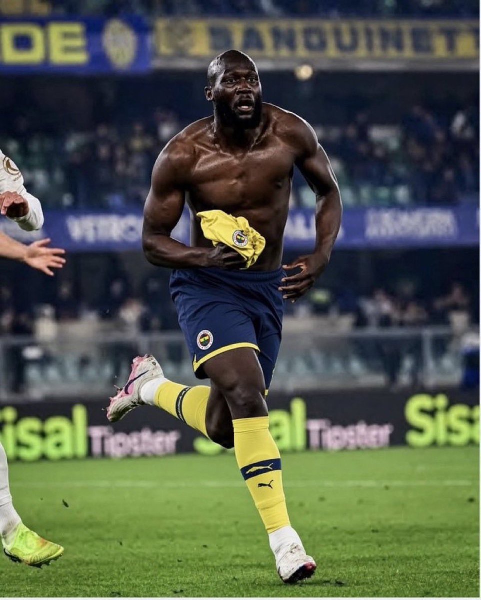 Cubuklukulis's tweet photo. Romelu Lukaku şerefine tüm Fenerbahçelileri takipleşmeye davet ediyorum. https://t.co/F2TTOjn45A