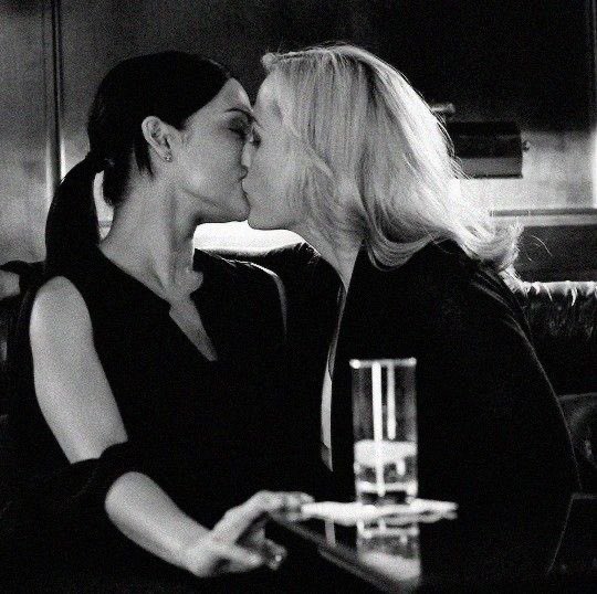 silvqcre's tweet photo. YEAH FUCK MY STUPID GAY LIFE https://t.co/ytyZHK1nPO