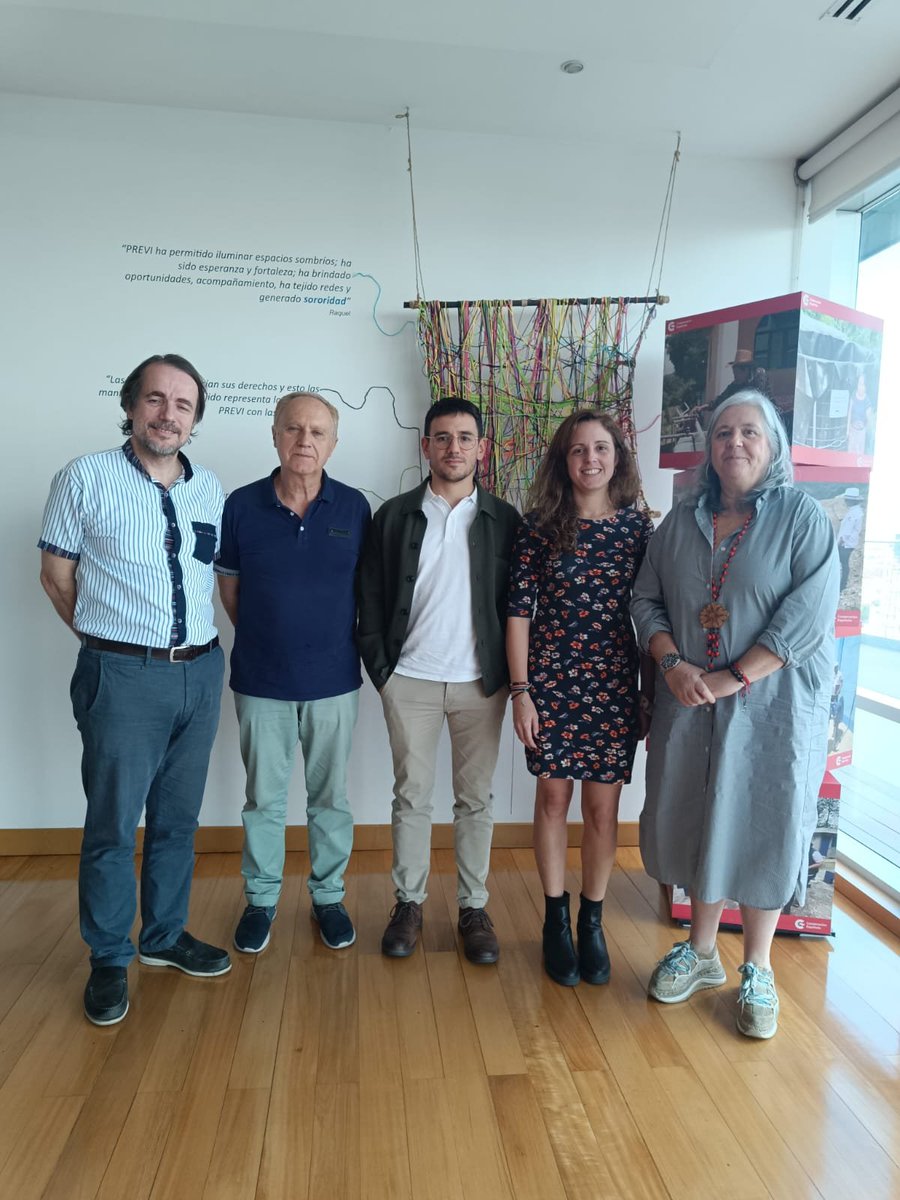 ISCOD_UGT's tweet photo. 🇬🇹🤝 Reunión en la Oficina de la Cooperación Española en Guatemala para analizar la actividad de #ISCOD en Mesoamérica y los proyectos impulsados junto a @AECID_es, la UE y la cooperación descentralizada.
Derechos laborales, feminismo, democracia y participación sindical. https://t.co/qef4Mi8i0p