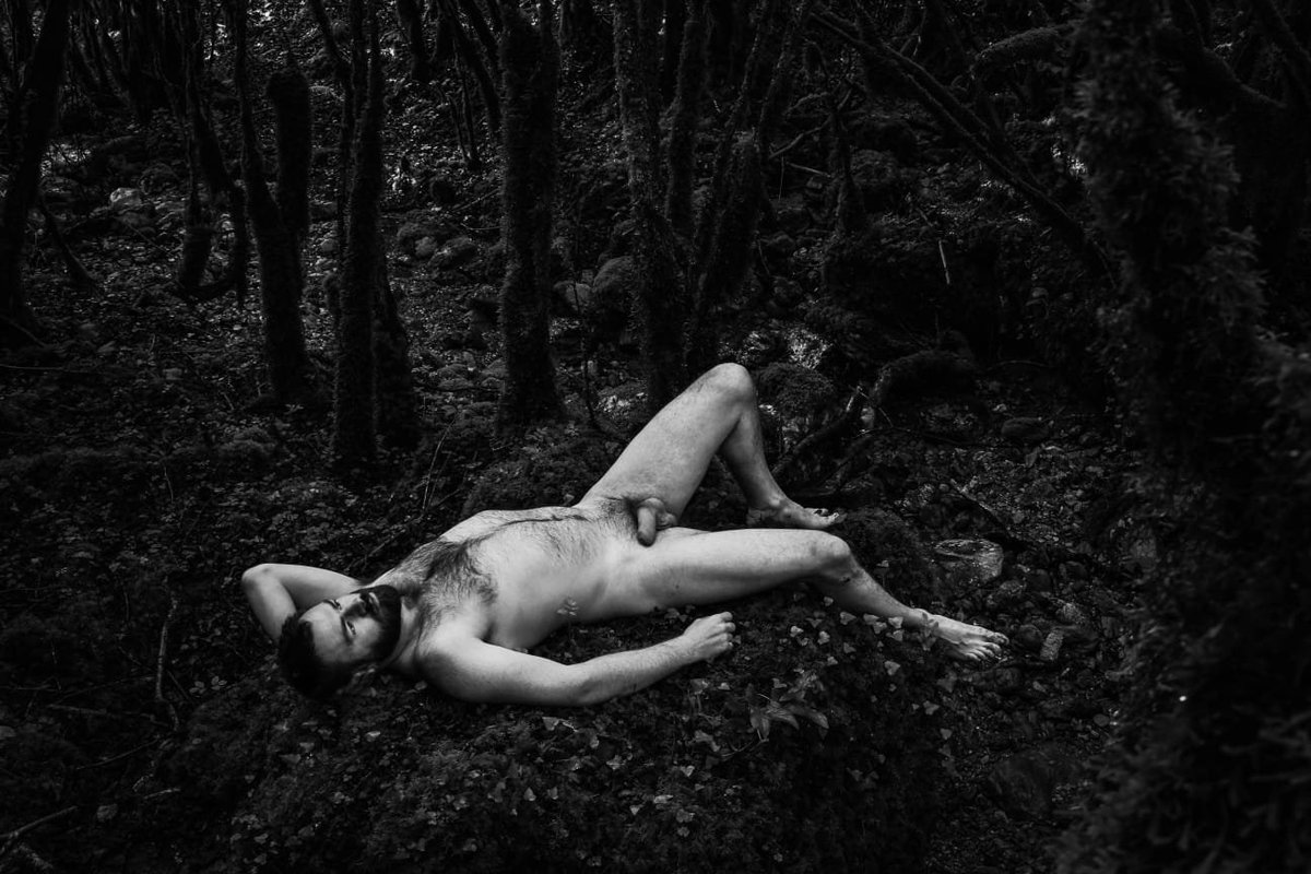 VLivuis's tweet photo. Photo de nu noir et blanc. https://t.co/tebpFkI7oa