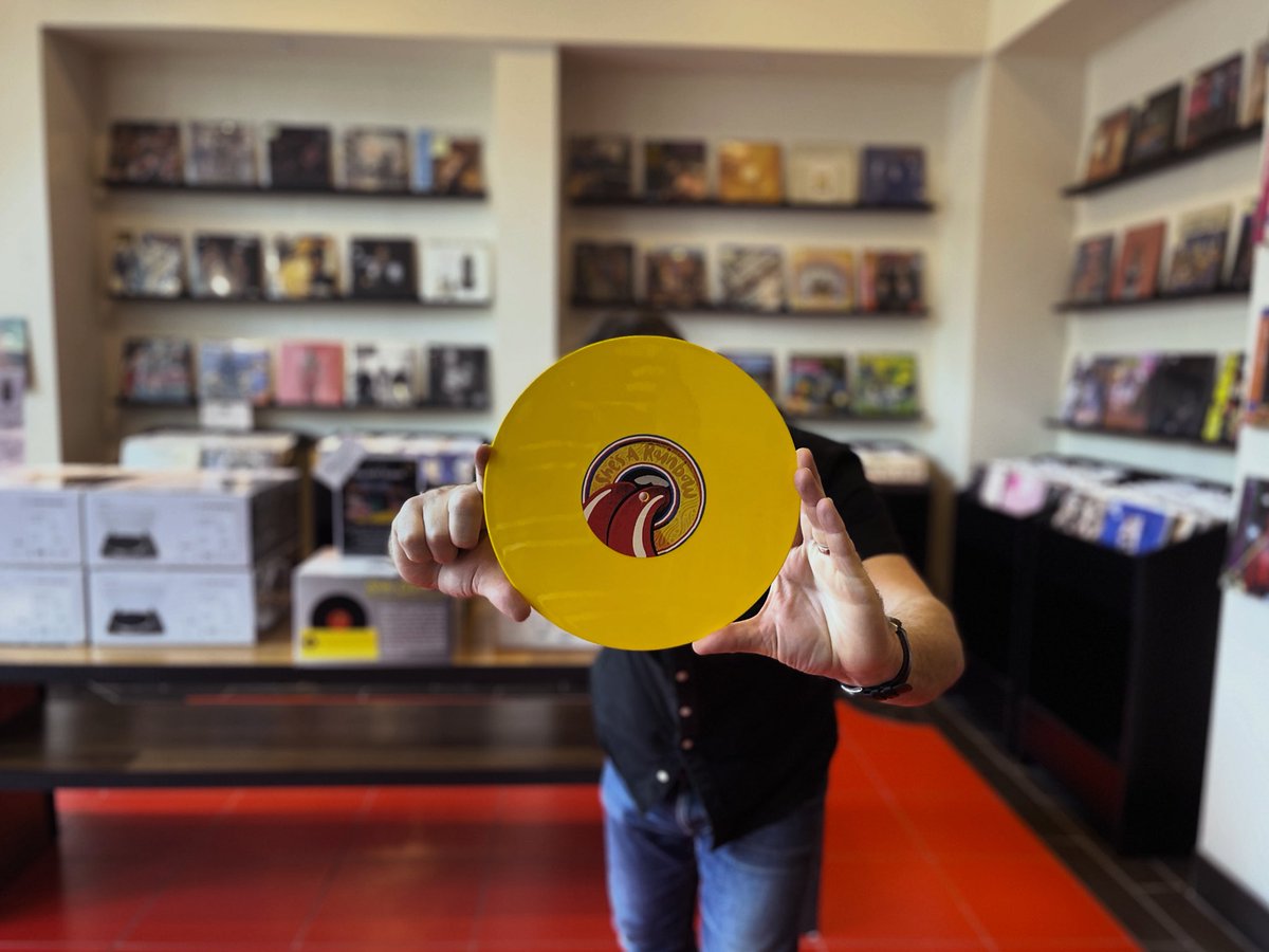 TheSharpNotes's tweet photo. It’s National Vinyl Record Day ’26! Come hang at your friendly neighborhood record store and maybe leave with this oddball, single-sided 10” live Stones disc of “She’s a Rainbow.” No Paul McCartney on woodblock, sadly. You’ll have to play that part at home. 🌈💿 Stop by the mall! https://t.co/ewHaxmLWF7