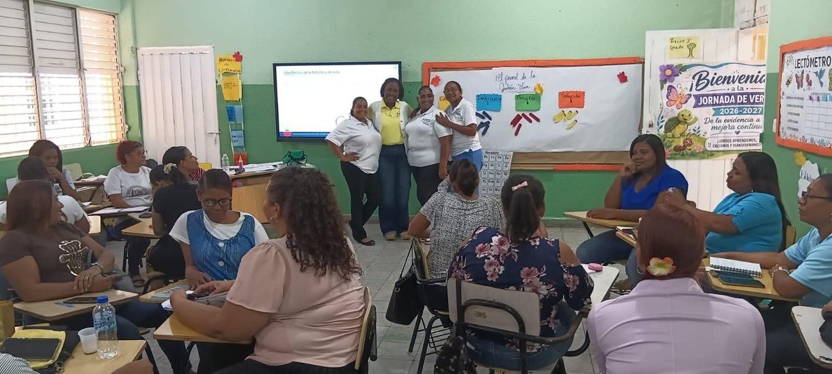 distrito1003rd's tweet photo. Equipo del Nivel Primario del Distrito Educativo 10-03, cuyo director es Leonidas Rafael Uribe Emiliano, dio apertura a la Jornada de Formación de Verano 2026 del Primer Ciclo “De la Evidencia a la mejora continua”, para fortalecer las competencias pedagógicas.

 #minerd https://t.co/tLtVwrmMt0