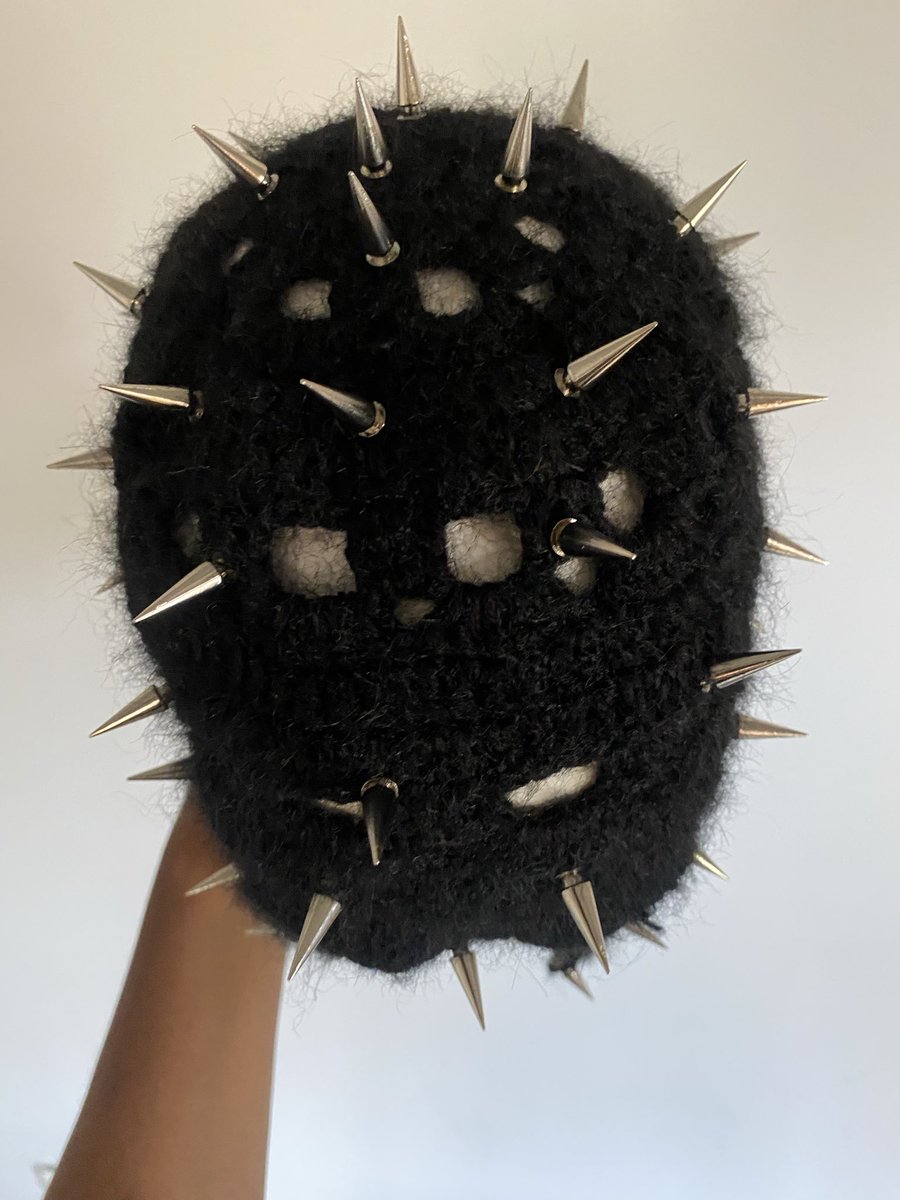 t3un4mi's tweet photo. ⚔️🐑🖤 https://t.co/hbaL1QNJFr