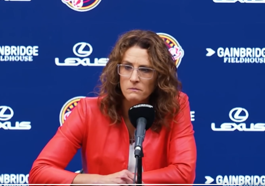 sayitnspinit's tweet photo. I had no Idea "Weird Al" Yankovic was head coach of the Indiana Fever https://t.co/8lKOhrfaYl