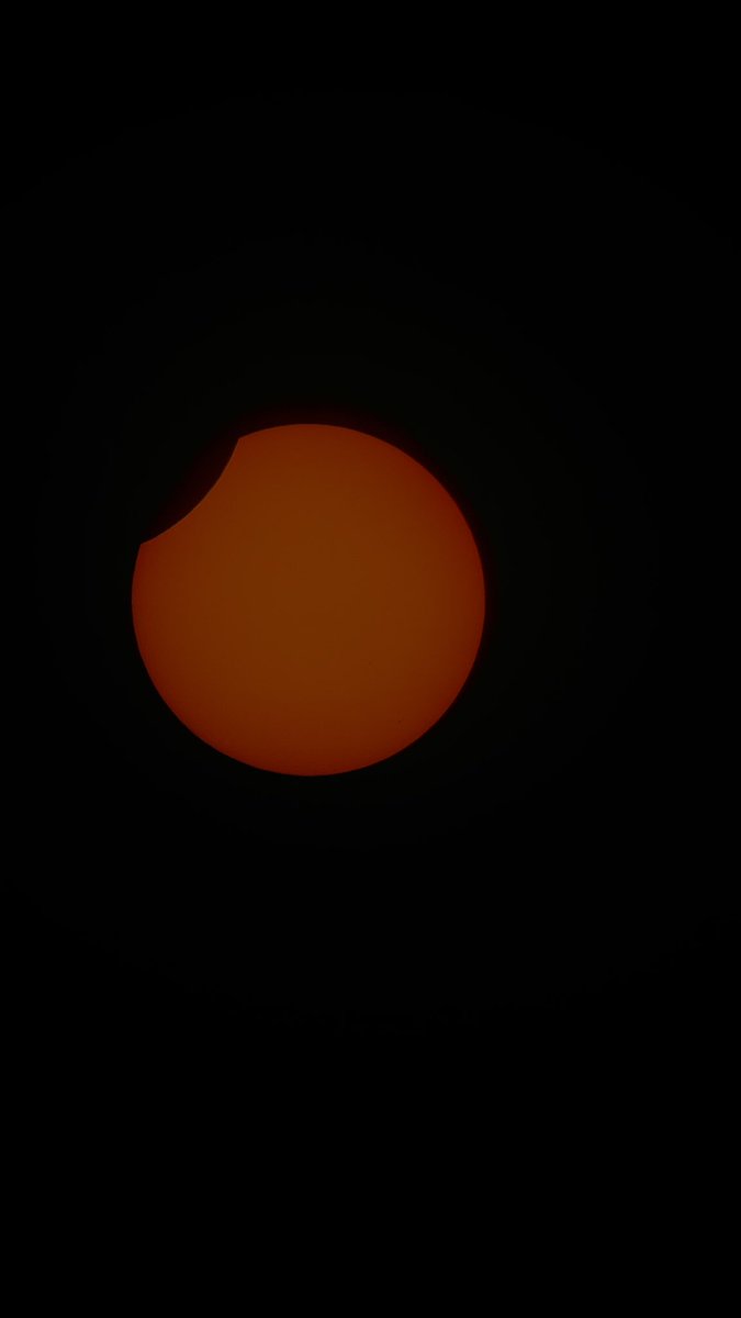 usermrym8's tweet photo. une éclipse en 4 temps 

🔭 skywatcher 150/750 Eq2-3 objectif x25 https://t.co/1KCebsWusC