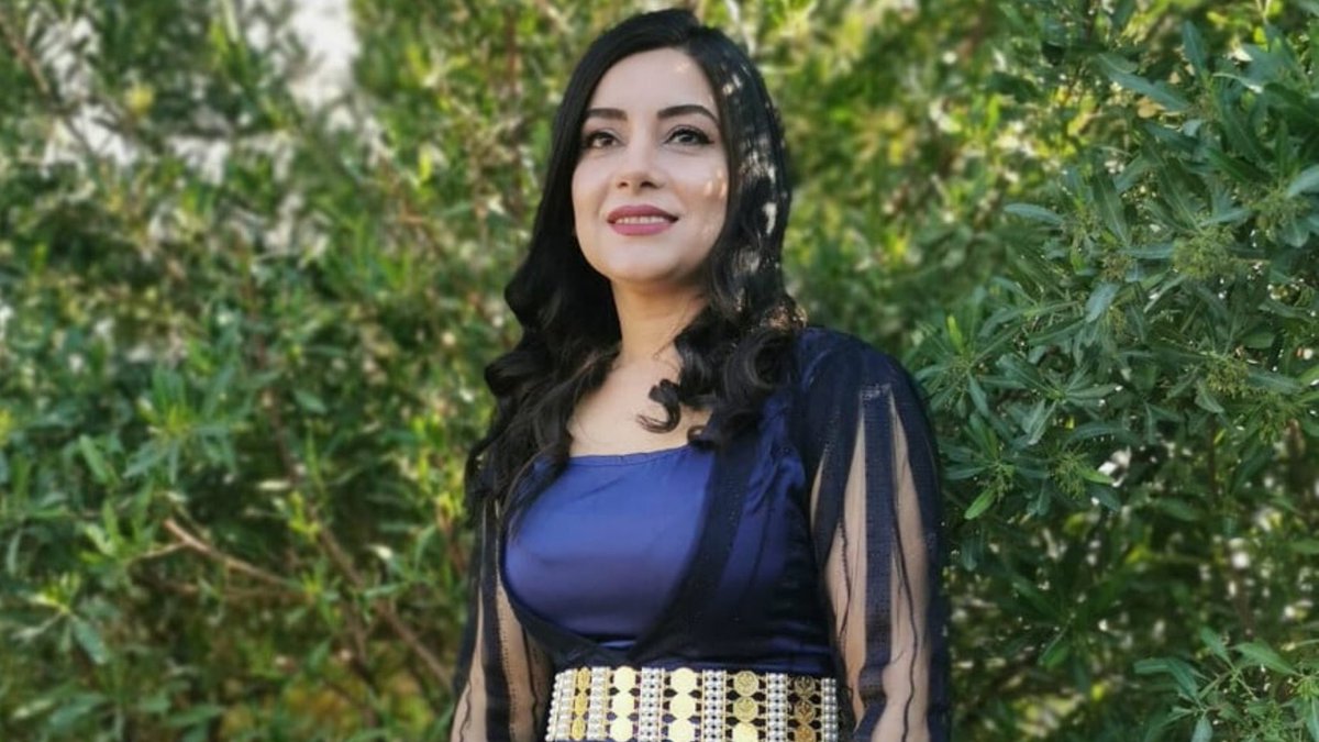 DEMzimancand's tweet photo. Binçavkirina hunermend Nuarin a piştî 11 salan li Balafirgeha Çukurovayê, nîşaneya bêtehemuliya li hemberî çand û hunerê ye. Xebatên çandî ne sûc in, huner nayê bêdengkirin! Divê Nuarin bi tavilê bê berdan. 🕊️
#Nuarin #AzadîJiBoNuarin #HunerNeSucE https://t.co/BgZcfcy1fA