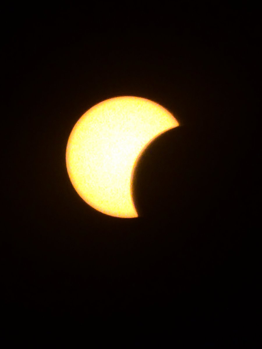 GwemGwem's tweet photo. Eclipse by Kim Lip https://t.co/4Rt85tCinl
