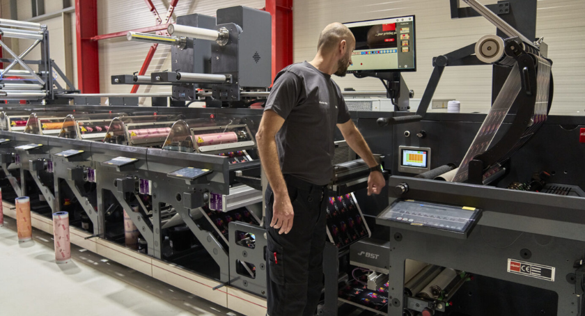 LabelAndNarrow's tweet photo. .@Nilpeter has strengthened its sales and service organization in the Czech Republic and Slovakia through an updated regional support structure, reinforcing the company’s long-term commitment to customers across both markets. #labels #flexo

Read: https://t.co/t4xJaFt7Dw https://t.co/6WNSnvKAF3