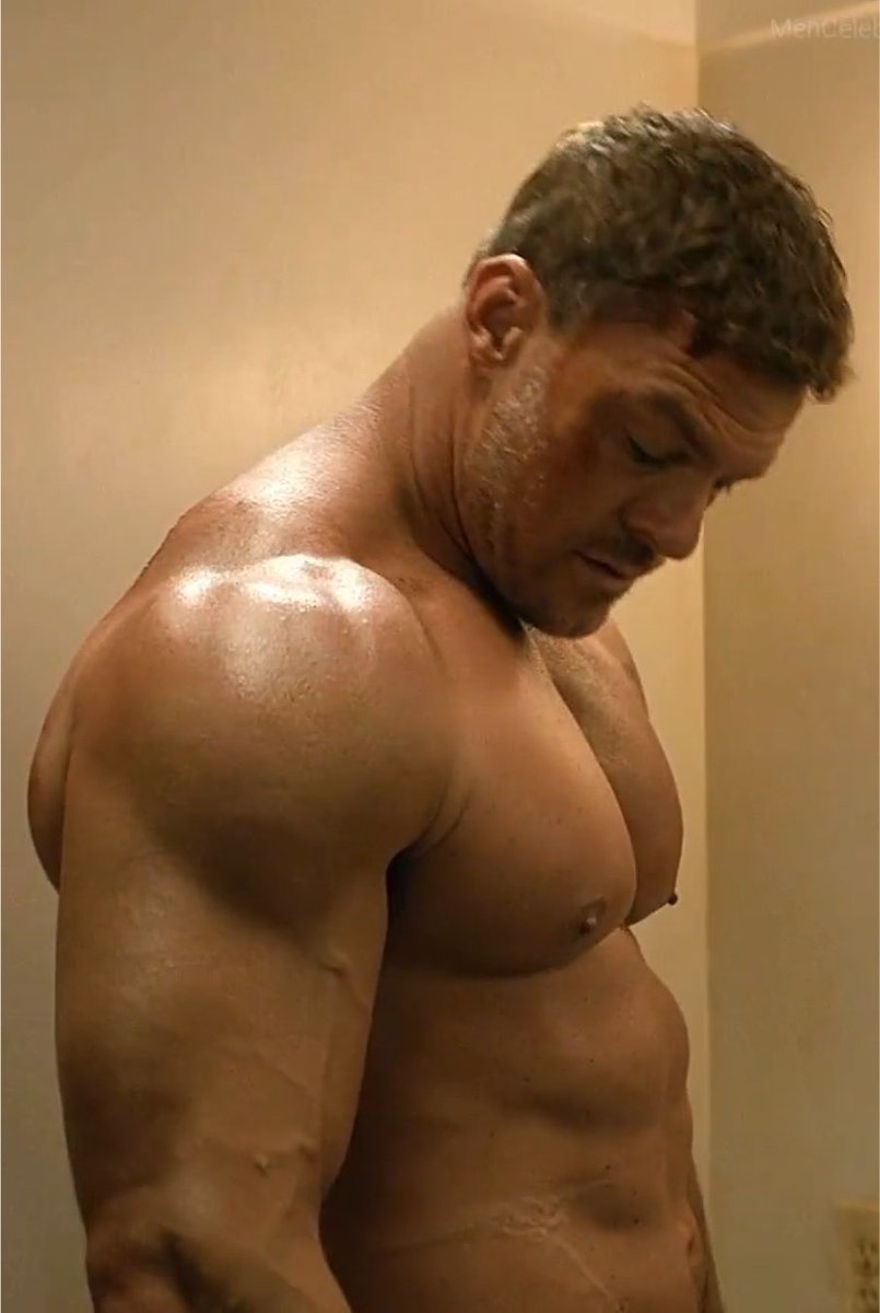 Point__Pop's tweet photo. Alan Ritchson na nova temporada de 'REACHER' 🔥 https://t.co/VrSTydTvv7