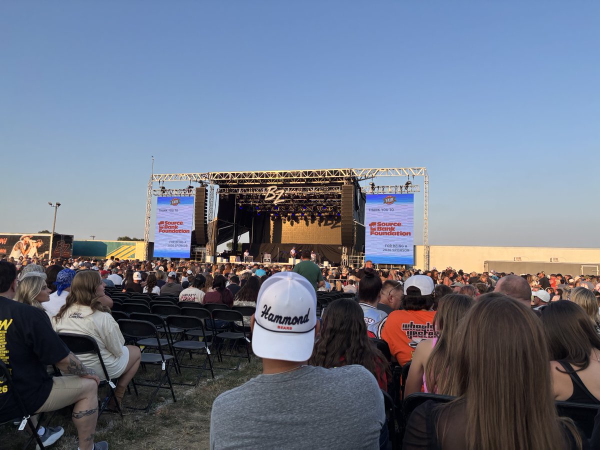 1stSourceBank's tweet photo. 🌽 Our 1st Source Bank team was proud to support the Porter County 4-H Fair, assisting with Celebration Sale Activities, exhibitor check-in/Check-out, and winner and buyer photos! 🐄 

Thank you to all the employees who helped represent 1st Source!

#1stSourceBank #4HFair https://t.co/qRmwPQEh4m