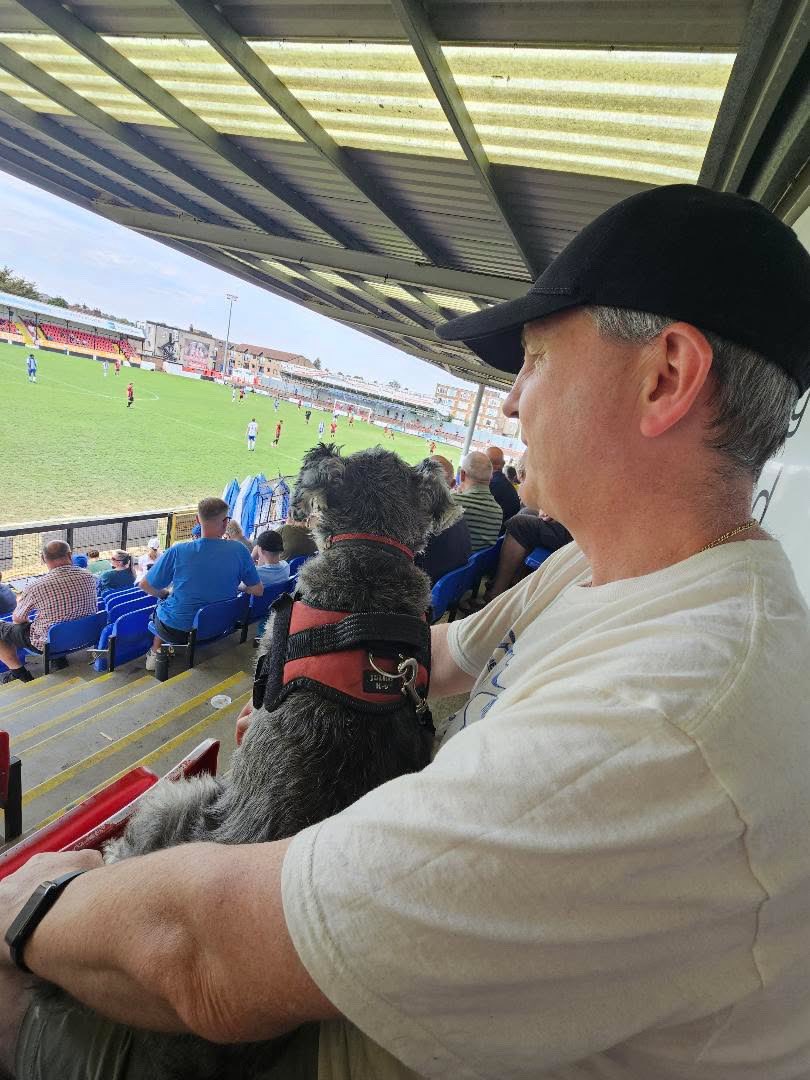nonleaguedogs's tweet photo. Waffles with bonus Pipo @EBTheDeres v @Billingshurstfc #waffleswednesday
๐ธ @MrWafflesTheDog https://t.co/jYd2KrgoHa