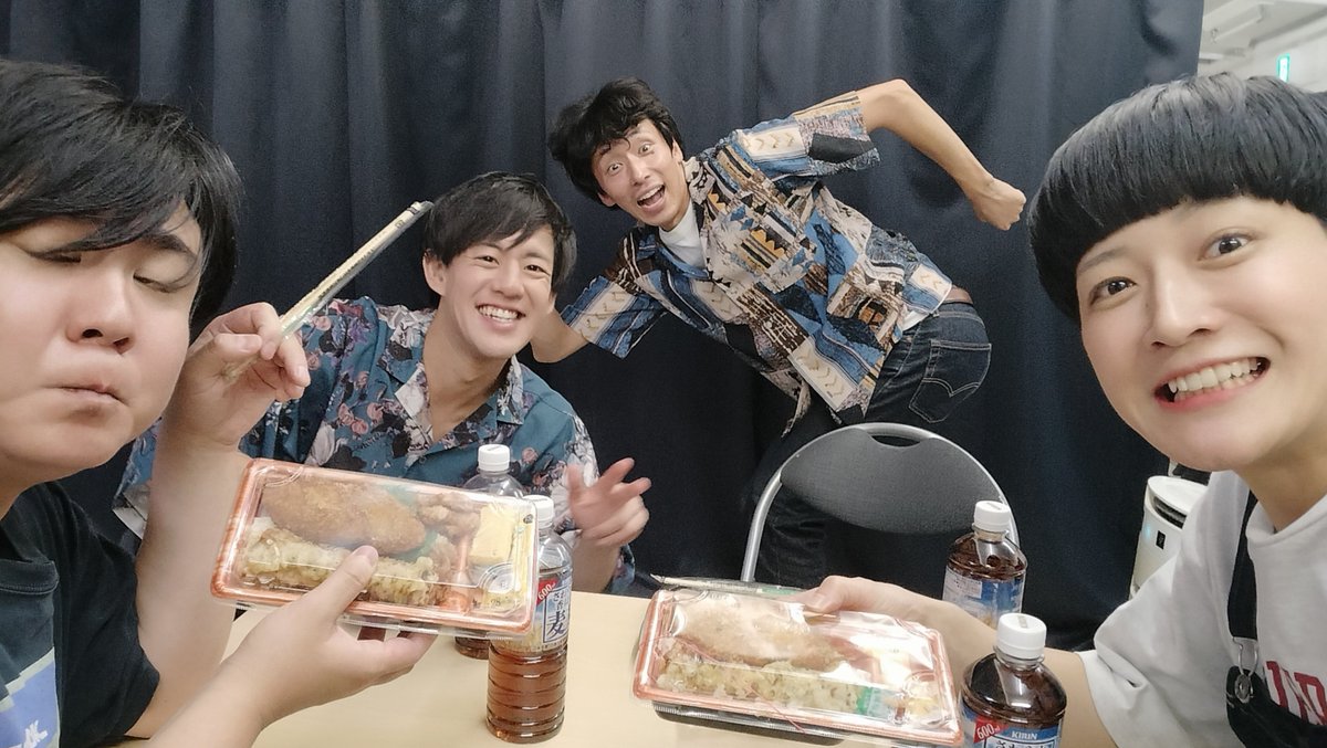 poleposition829's tweet photo. ポールポジション第10レース！！
ご来場ありがとうございました🎉

毎月開催10回目も迎えると、それぞれのピンネタの趣向も見えてきて楽しいですね🤤
今回の企画は『センスクイズ』でした🖐🏻
次回は誰かのクイズになるのか！？
来月も、乞うご期待！！✨

お差し入れご馳走様でした🙏🤤 https://t.co/XibK6SQbNE