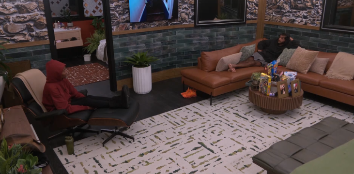 BB_WhatNow's tweet photo. Yash to Taylor: "Drew told me he would pick me over melody, I'm thinking who you think you fooling, you trying to hard. 2 of the 4 need to go before jury. Not Mallory though I love her it should be Drew and Melody." #BB28 https://t.co/f7nLDsVo1k