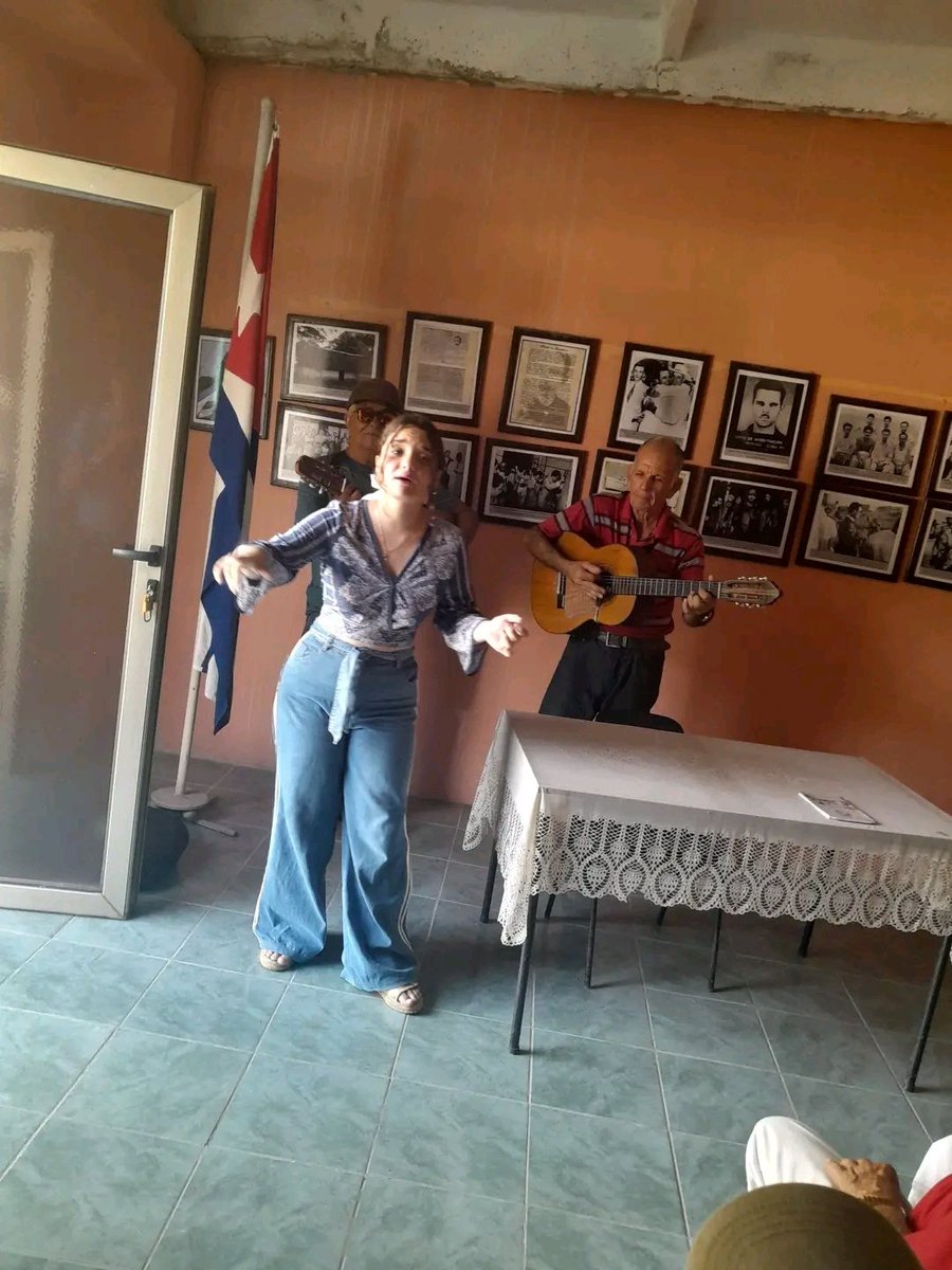 MildreyAleman's tweet photo. 🇨🇺#CulturaCabaiguánCuba, rinde homenaje al combatiente Carlos Pérez Hernández, en el  35 aniversario de su deceso. https://t.co/T6S5Z3MRId