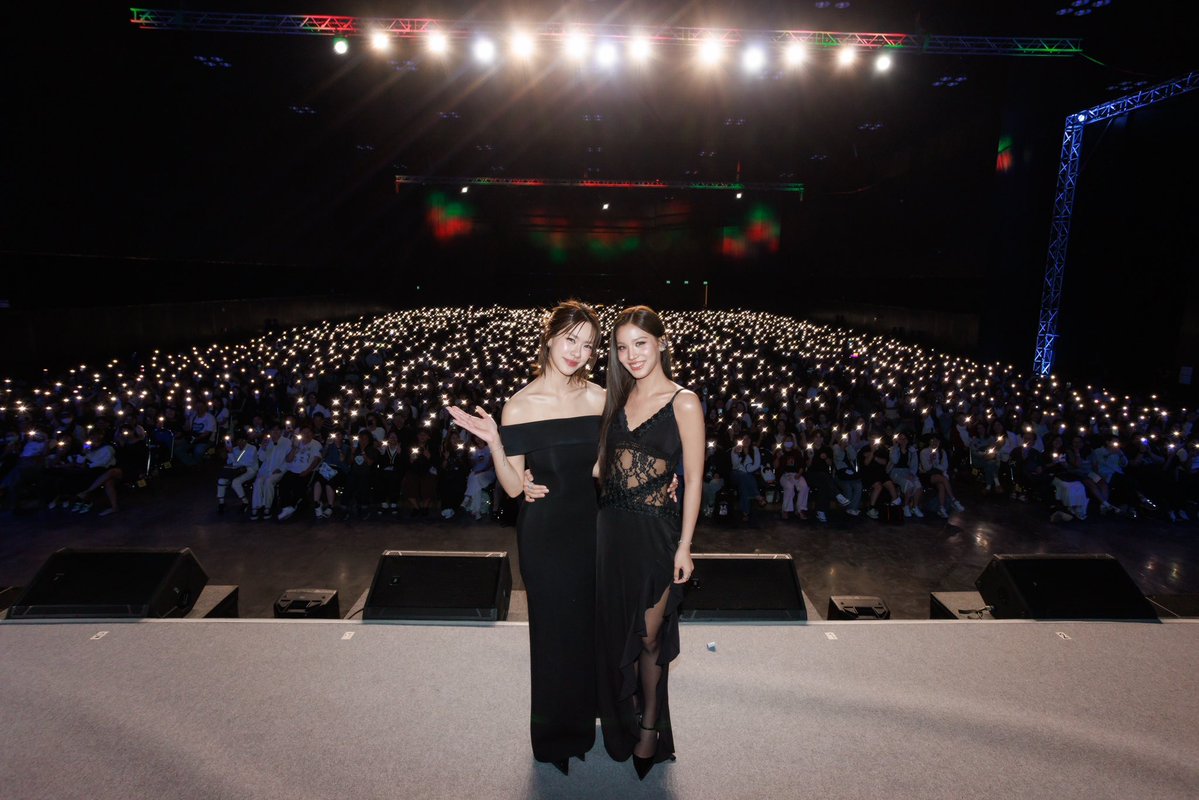 MoonShadowGMMTV's tweet photo. ขอบคุณทุกคนที่มาเจอกันใน "เงาใต้พระจันทร์ Moonshadow : Under The First Moon" #MoonshadowSeriesEP1 และร่วมรับชมอีพีแรกไปด้วยกัน บอกเลยว่านี่แค่ตอนแรก ฝากติดตามตอนต่อๆ ไปด้วยนะคะ เข้มข้นขึ้นเรื่อยๆ แน่นอน 

“เงาใต้พระจันทร์ Moonshadow” 🌙🎼
ทุกวันพุธ เวลา 20:30 น. ดูทีวี ช่อง GMM25
ดูย้อนหลัง แอป oneD ที่เดียว เวลา 21:30 น.
เริ่มคืนนี้ตอนแรก

#MoonshadowSeries 
#GMMTV