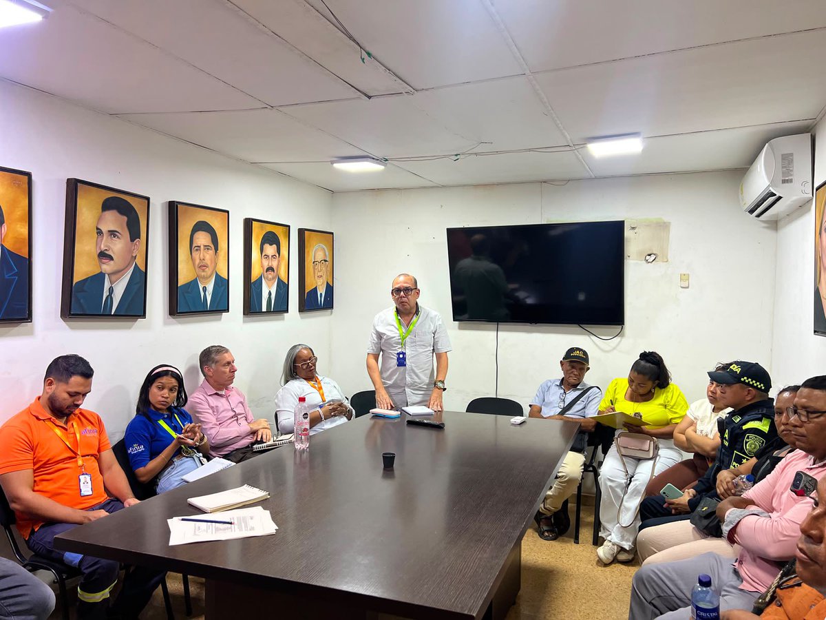AfiniaGrupoEPM's tweet photo. 🤝🏻#AfiniaEnCesar adelanta una mesa de trabajo con el municipio de Bosconia, liderada por el alcalde Jorge Patiño, líderes locales y nuestro equipo de profesionales.

Durante la jornada realizamos seguimiento a los compromisos establecidos previamente y revisamos acciones orientadas a avanzar en la atención de las necesidades del municipio.

Afinia mantiene su disposición para trabajar de manera articulada con las autoridades y la comunidad, buscando soluciones que contribuyan al fortalecimiento de la prestación del servicio.
