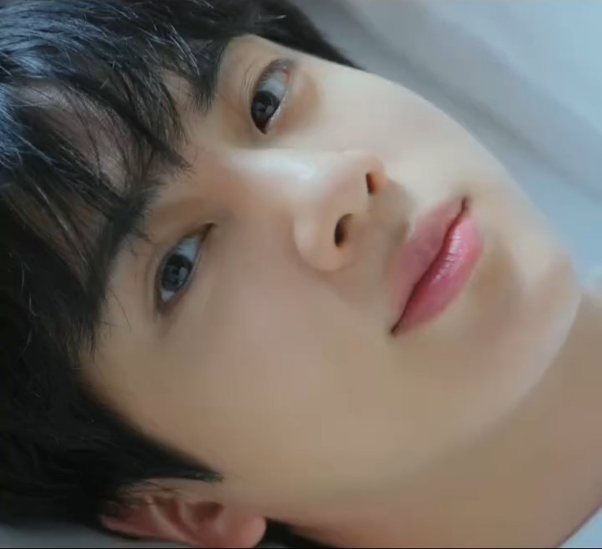 12sj__jk22's tweet photo. 화장품광고 아니고 동원참치 광고입니다 https://t.co/6oeZWxgE3R