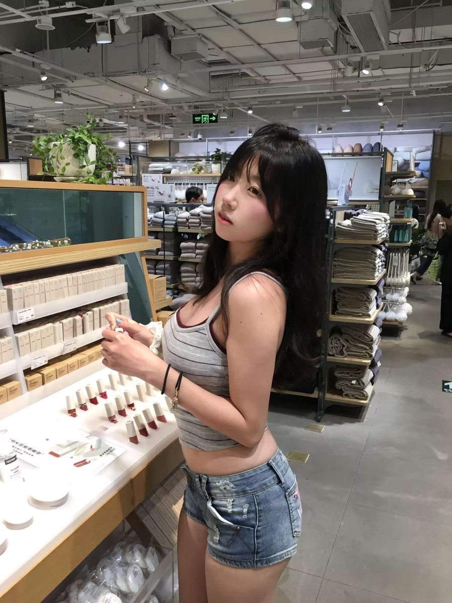 Gitanos56's tweet photo. 刚玩X有什么需要注意的嘛 #澳大利亚 #女大 https://t.co/C25zJUXish