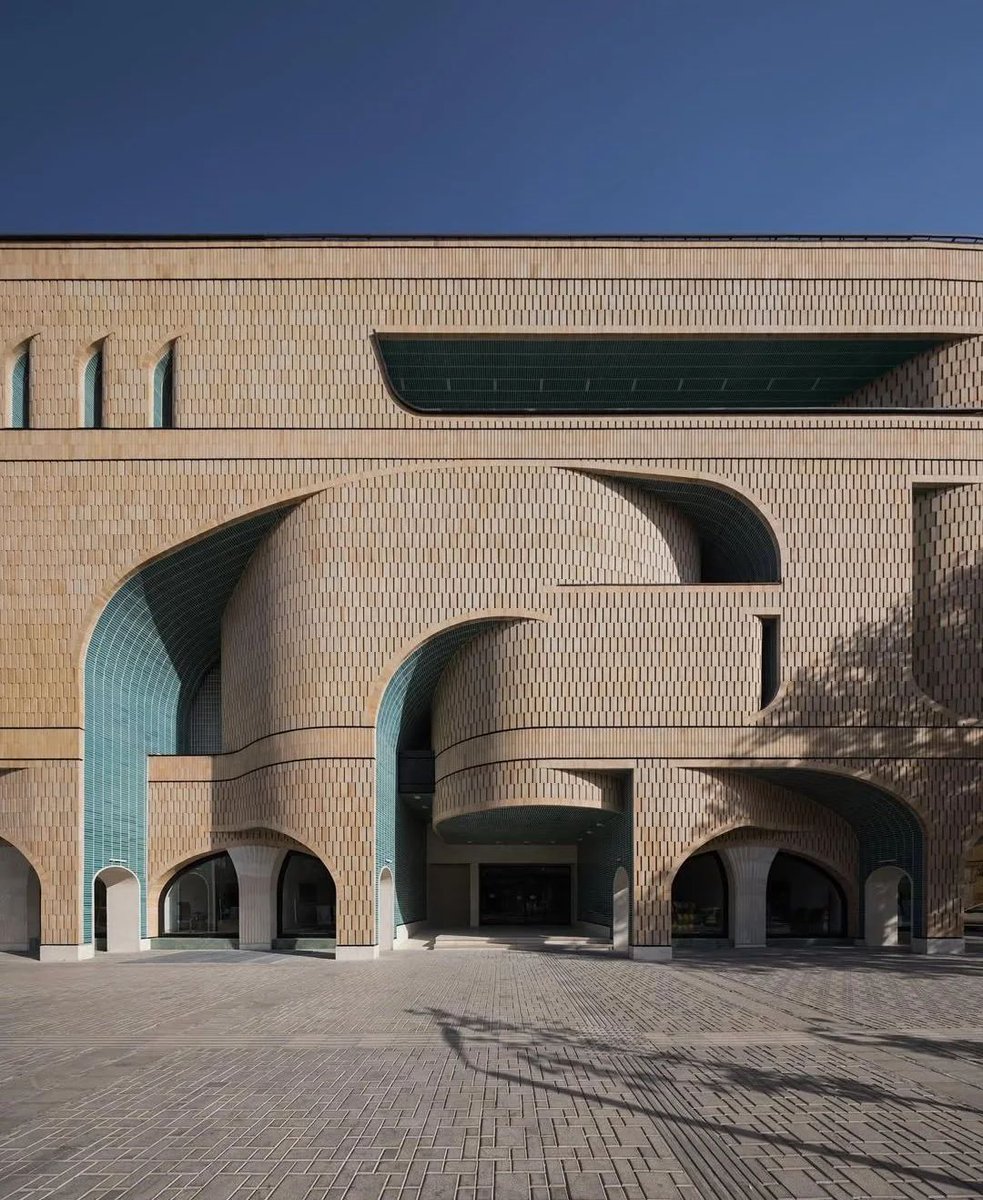 hutdesigns's tweet photo. Only Persian architects could take ordinary baked clay and turn it into these amazing masterpieces https://t.co/RXlVUoVAzb