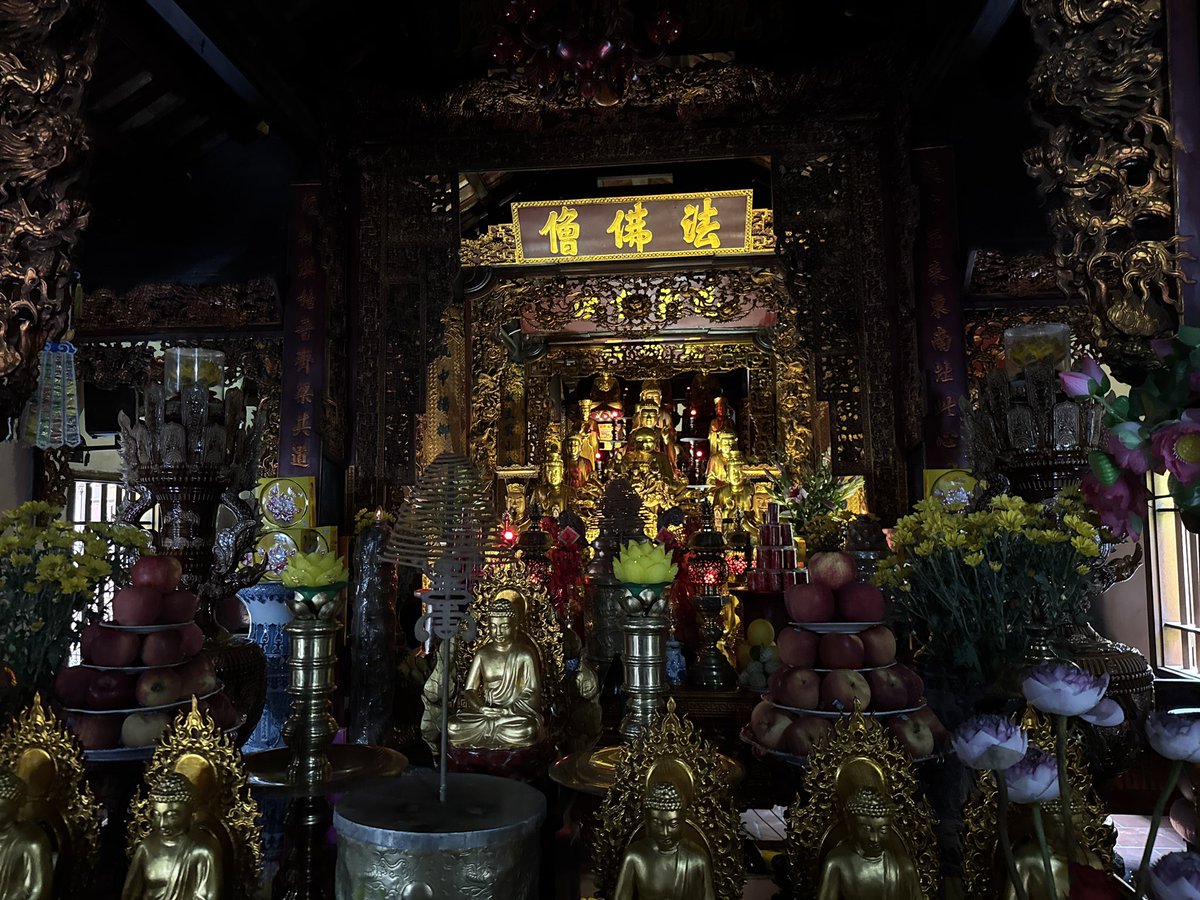 AEndlessJourney's tweet photo. Trấn Quốc Pagoda in Hanoi traces its origins to the mid-sixth century, when construction began in 541 and was completed around 545. At that time it was known as Khai Quốc Pagoda and stood on the banks of the Red River as one of the earliest Buddhist centers in the region. https://t.co/rfqyYIuXLZ