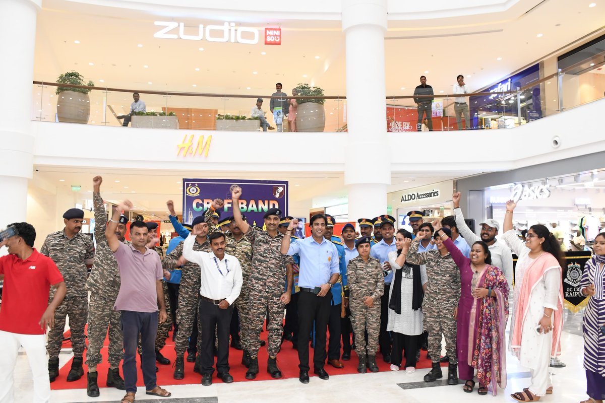 GCRAIPUR's tweet photo. 🇮🇳 Vande Mataram | Azadi Ka Mahotsav
On 11 & 12 August 2026, #GCRaipur Band enthralled visitors with vibrant musical performances at #ZoraMall, Raipur, as part of the 3rd Phase of “Vande Mataram & Azadi Ka Mahotsav”, commemorating 150 years of Vande Mataram. https://t.co/ZflSMie1Qk