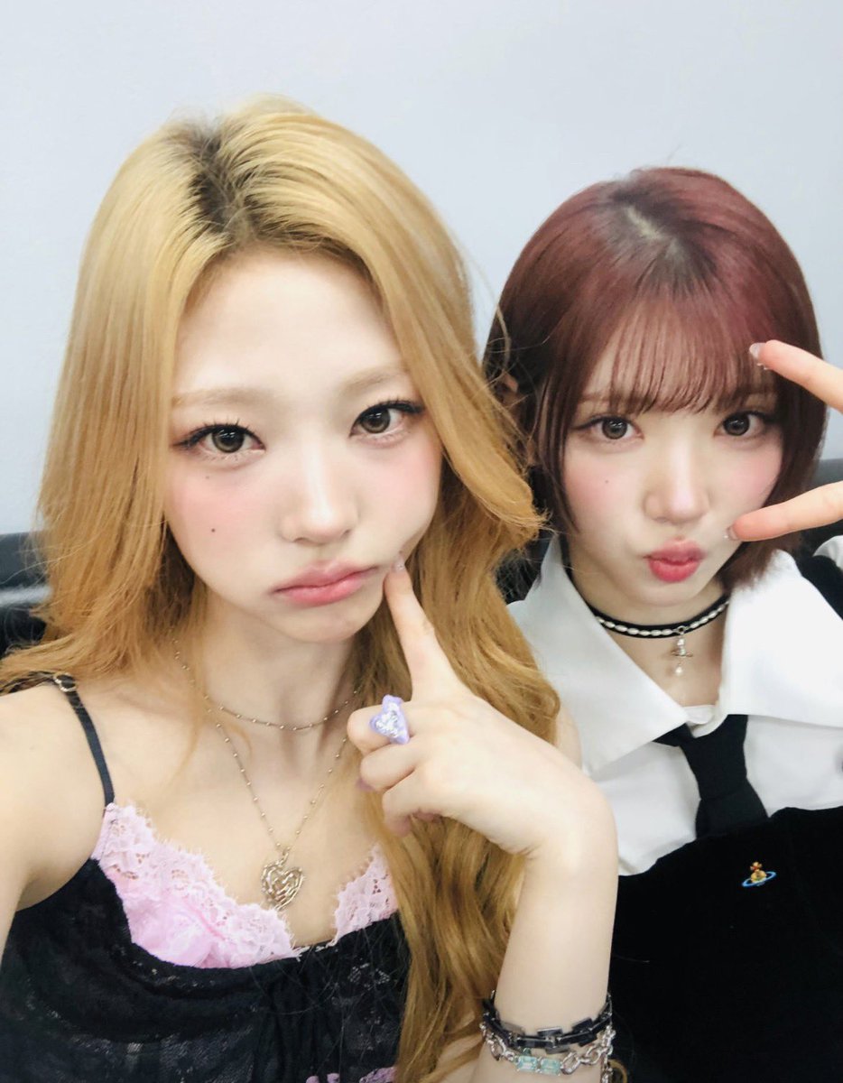 stekllakim's tweet photo. From having matching energy to catching each other's eye across the stage and knowing exactly what the other is thinking, 🤔💬 having someone who double takes as my double makes this whole crazy journey so much sweeter. 🧁🍓 https://t.co/XF7OT5qynb