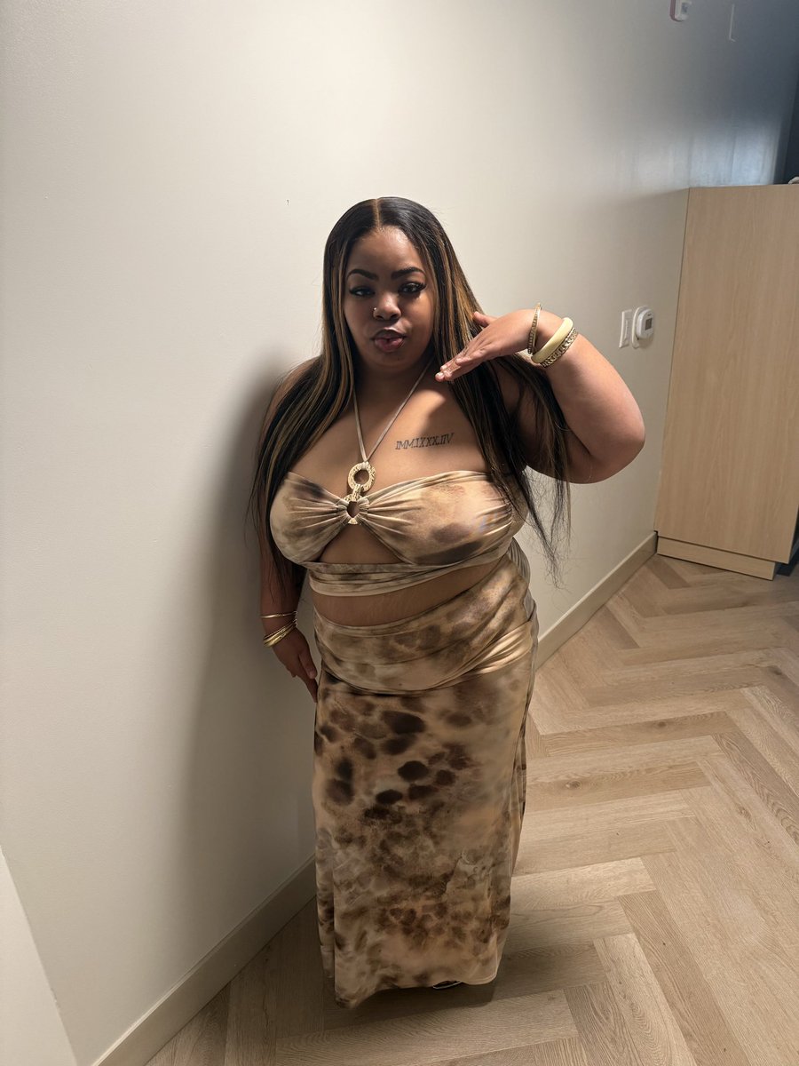 Shonti2baddd's tweet photo. Veryyy CUTESY ✨💋 https://t.co/BJa6kClWag