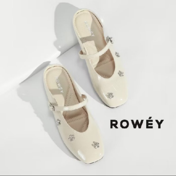 yourdailyfind's tweet photo. ROWEY BISA DIEM GA?! FLAT SHOESNYA MAKIN LUCU LUCUU BJIRRR https://t.co/j3ARCueGQl