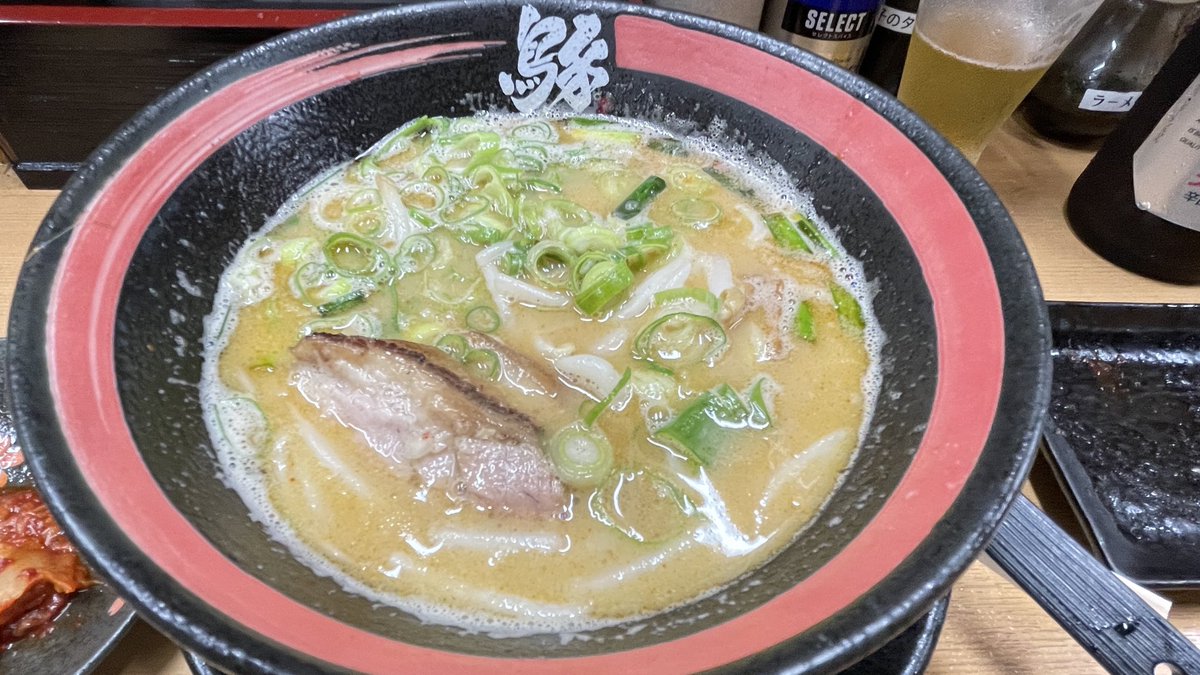 yamaooka's tweet photo. 大池橋のとりとん
豚骨鶏白湯が麺に絡んで絶品すぎ
#にんにくラーメン
#とりとん

https://t.co/FaERjCNpP6 https://t.co/yj1sFZb8Az
