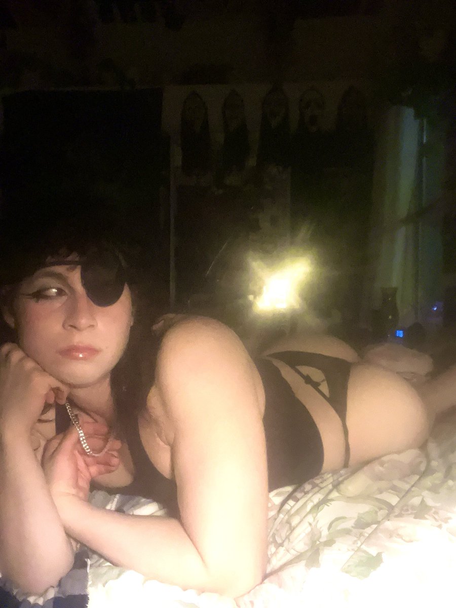 Mac3ration's tweet photo. good morning gooners. have a wonderful day 💋
#nsfwtwtًً #goon #gooner #femboy #twink #nsfwㅤㅤ https://t.co/1j3b9OQHdm