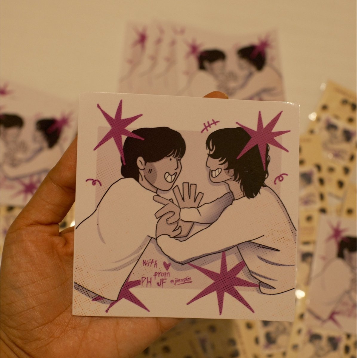 jiiensam's tweet photo. 🌀 FREEBIE ALERT 🌀

HI!! HI!! Random giveaway including either a microfiber stickie patch, a luggage sticker, or tiny sticker! ✨

Super limited pieces for both SG and KL stops from the PH! ✨💖 

See you all tomorrow! 🥹🥹 #Jannabi #JANNABIINSG #JANNABIINKL #SweatAndStardust https://t.co/62ChhvDTbE