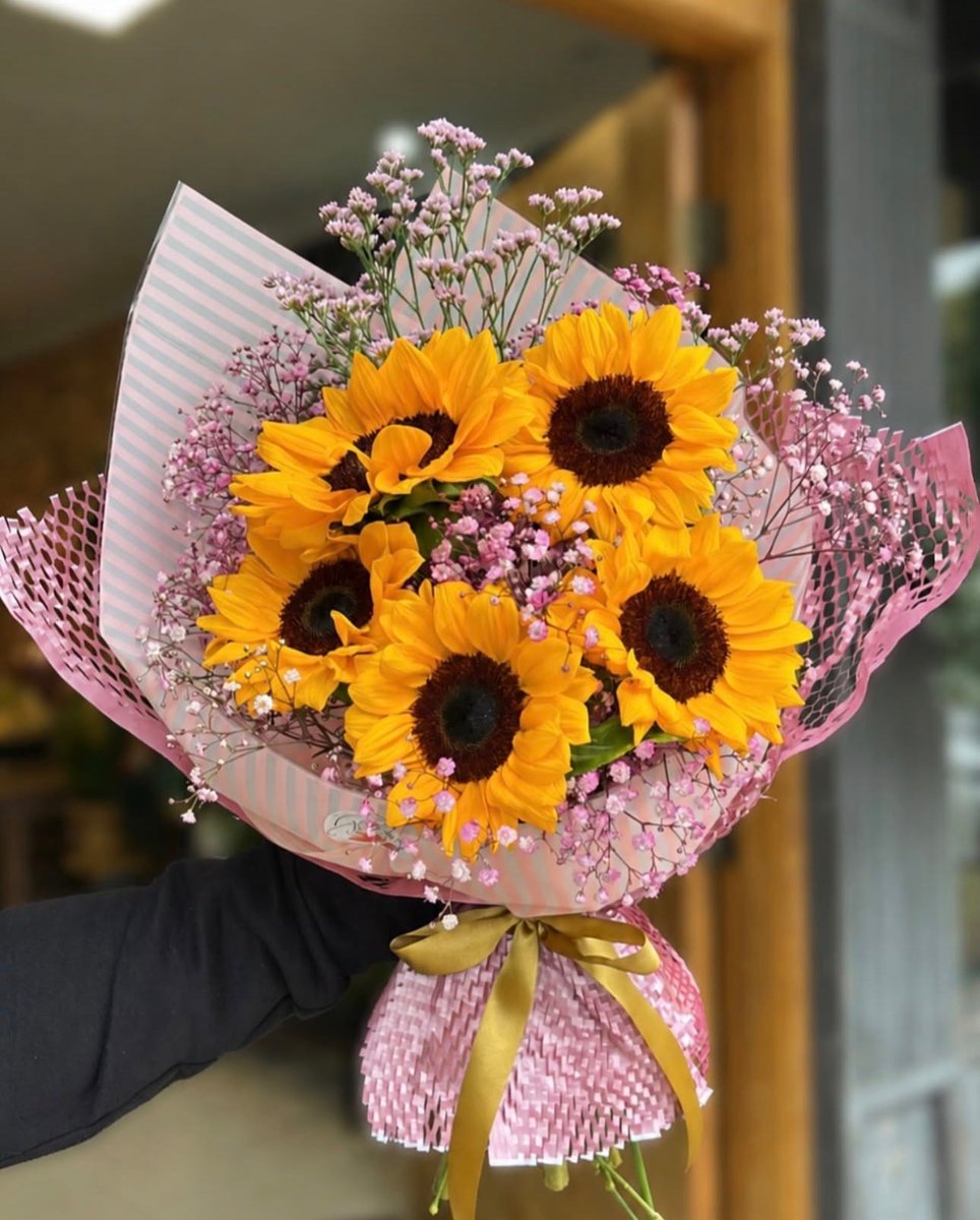 sunflowerchives's tweet photo. For you!💐 https://t.co/ONWtJNnbGO