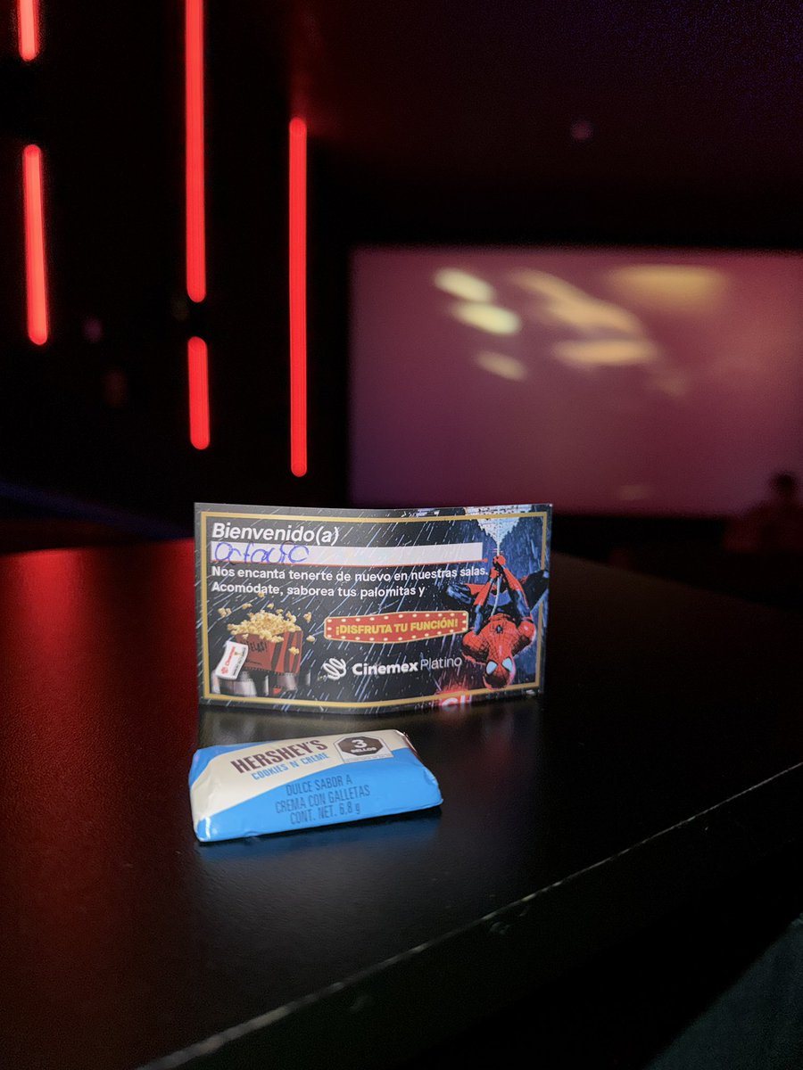 TavoKbrera's tweet photo. Qué buen detalle de @Cinemex ayer con la tarjeta en mi lugar. Sin duda sigue siendo mi cine favorito https://t.co/FsGok6fvnw