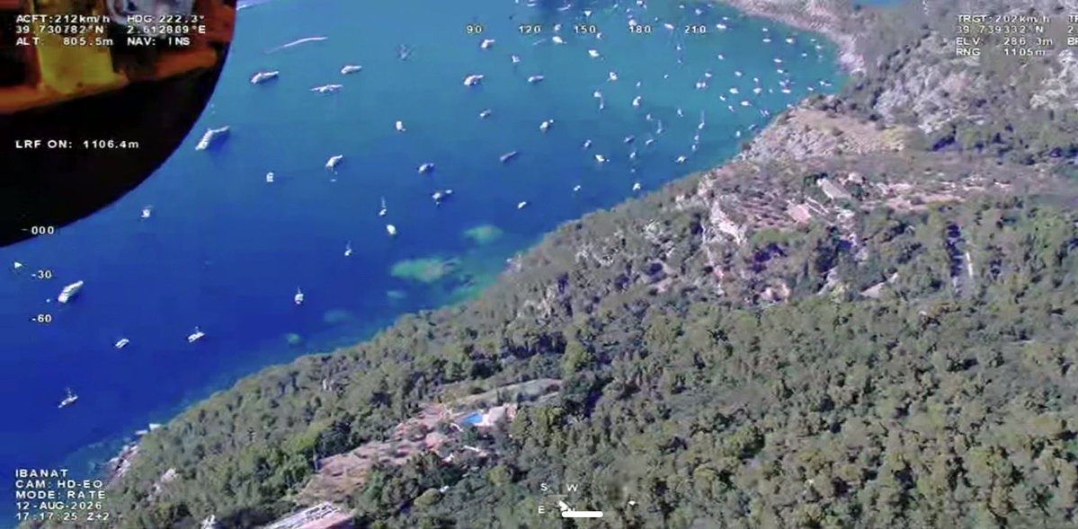 AgriculturaGOIB's tweet photo. Vigilància també des de l’aire per l’#Eclipsi2026

Un avió de vigilància i coordinació de l’@ibanat_IB sobrevola els principals punts de Mallorca per fer el seguiment del dispositiu sobre el territori.

📍 Es Trenc, Andratx i Estellencs, des de l’aire.
Prevenció i coordinació https://t.co/iYYocmblHP