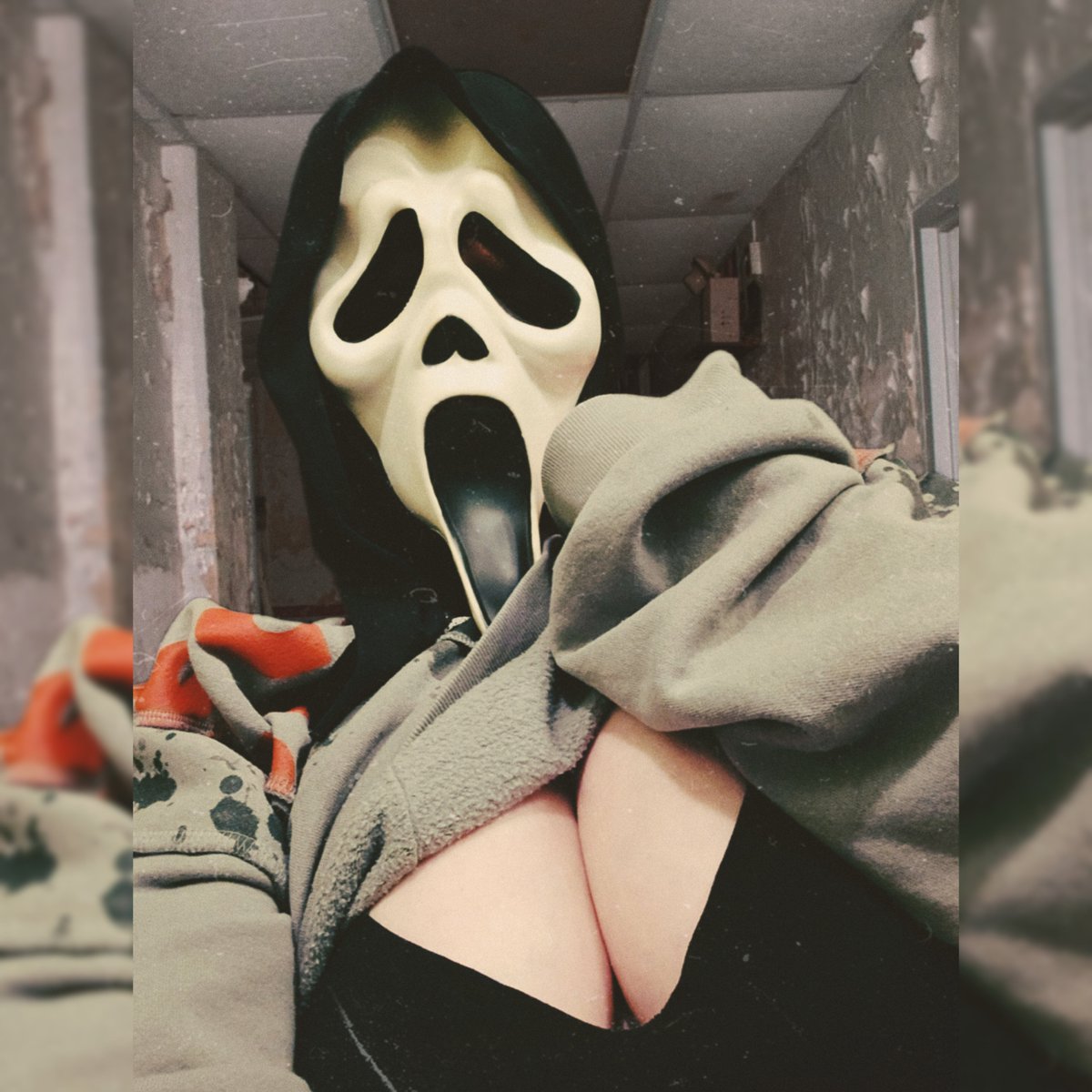 xRHEEPx's tweet photo. Nightmare Or Blessing
#ghostface #ghostfacegirls #horror #horrorgirls #gamergirls #onlyfans #btgf #btggf #ghostie #horrfans #horrorcommunity https://t.co/eJ97vVqH8N