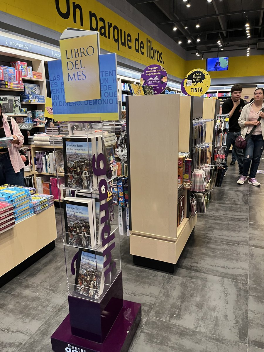 jlplatafoto's tweet photo. Mal ahí @LibreriasGandhi que en #ParquePuebla no haya libros de fotografía y menos de Fotoperiodismo.
No iba a comprar pero y si si!!! 😂😂😂😂 https://t.co/JNCotApTgQ