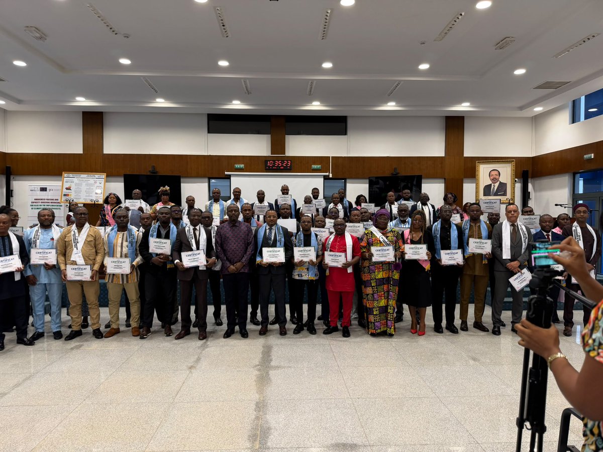 CamilleAkoaP's tweet photo. J’ai procédé ce jour au lancement officiel du Programme de mentorat professionnel, dont la première promotion est baptisée « Émergence et Transmission ».
#FEICOM #Mentorat #CapitalHumain #Transmission #Relève #Émergence https://t.co/wu5nwLg10Z