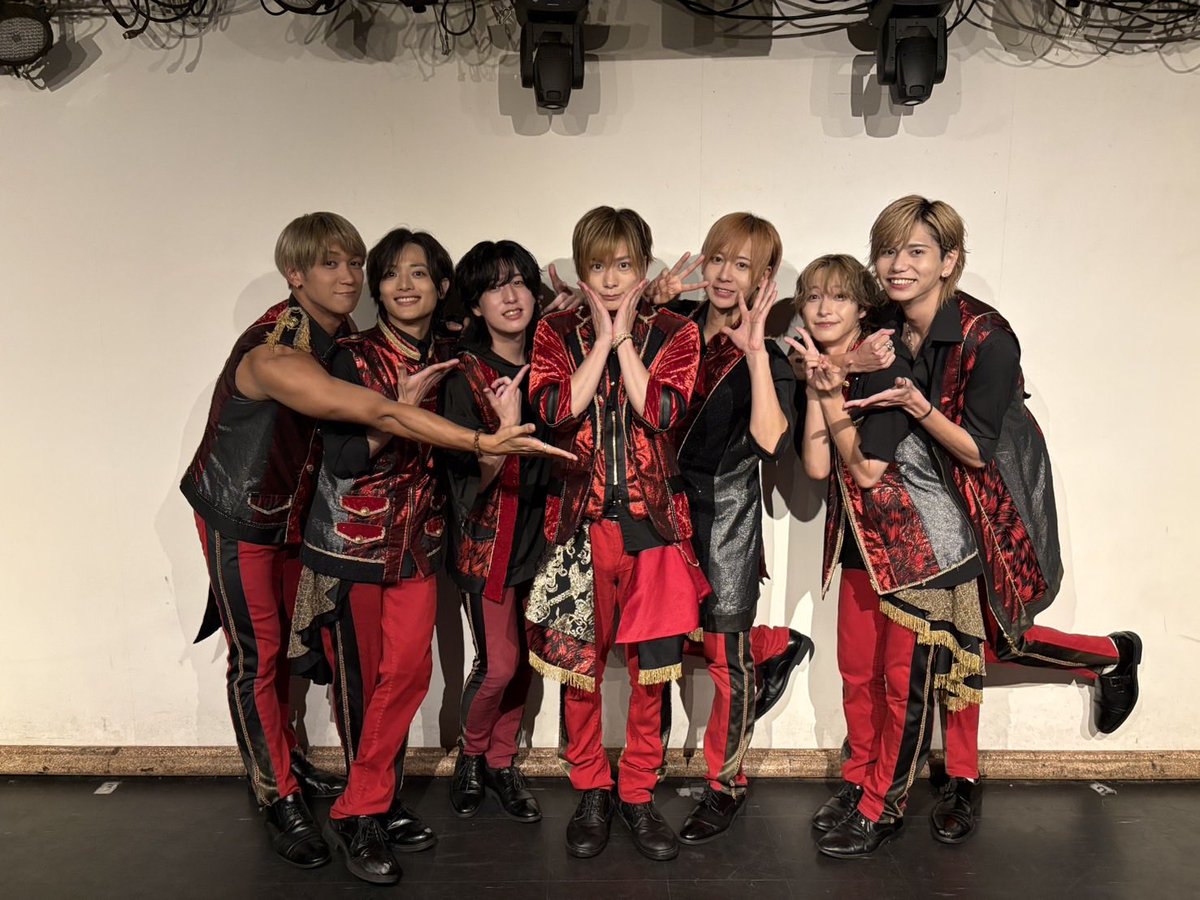 occult_box's tweet photo. 『OZAWAREN リアバ公演』
ありがとうございました！

皆様からの愛を全身で浴びることができて幸せです！

35歳のOZAWARENとB2takes!!のことを
応援よろしくお願いします！ https://t.co/zebcdh0fAP