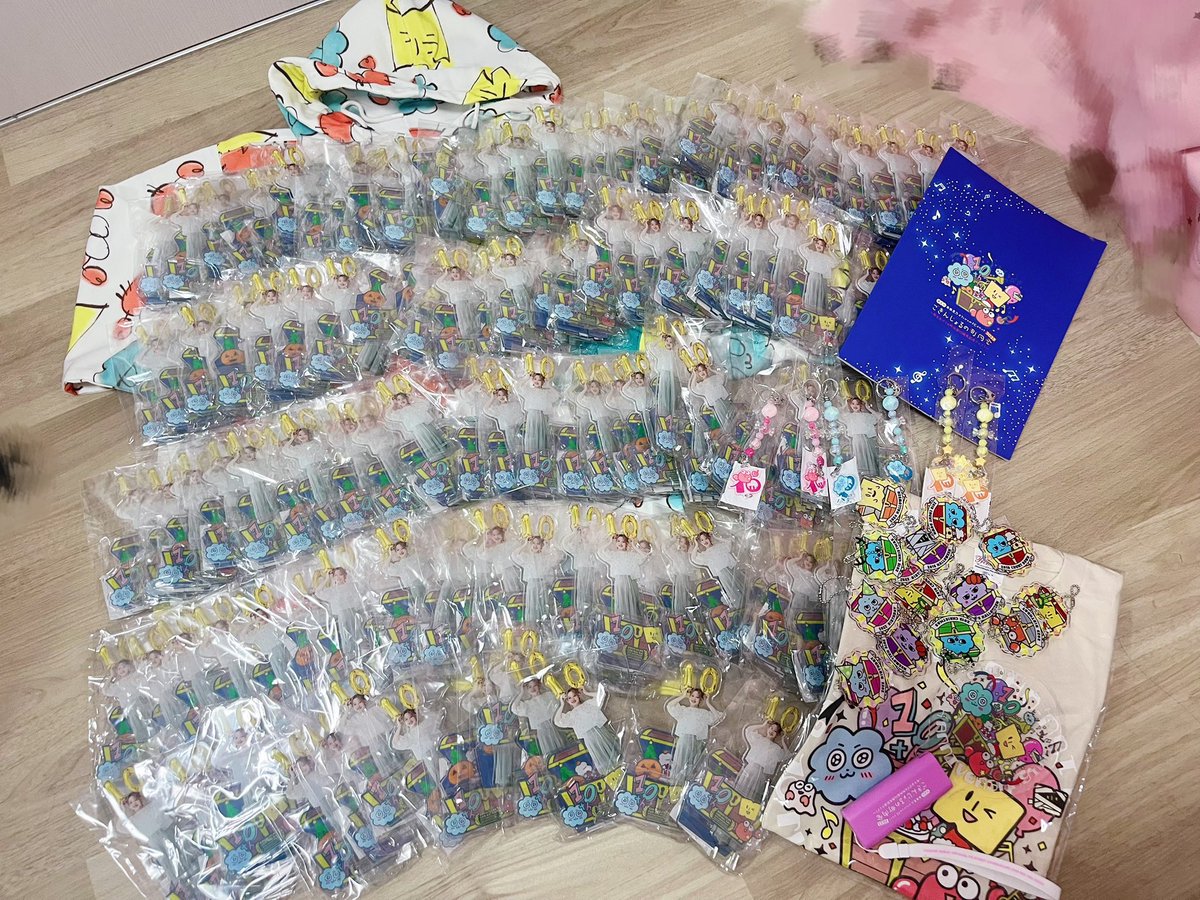 j0ln0n's tweet photo. グッズ記録🧸𖤐⡱ https://t.co/DPZtl4u6Cb
