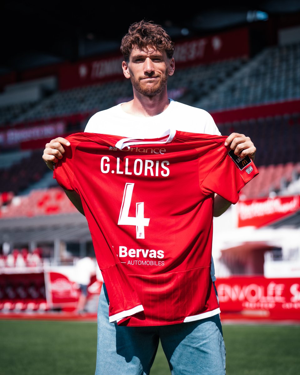 SB29's tweet photo. 📸 𝐆𝐚𝐮𝐭𝐢𝐞𝐫 𝐋𝐥𝐨𝐫𝐢𝐬 prend ses marques au bout du monde 🔴⚪️

Degemer mat Gautier ! 👋

🤝 @aquilarhlefaoubrest | 𝐏𝐚𝐫𝐭𝐞𝐧𝐚𝐢𝐫𝐞 𝐦𝐞𝐫𝐜𝐚𝐭𝐨 https://t.co/a4uvr45Kj8