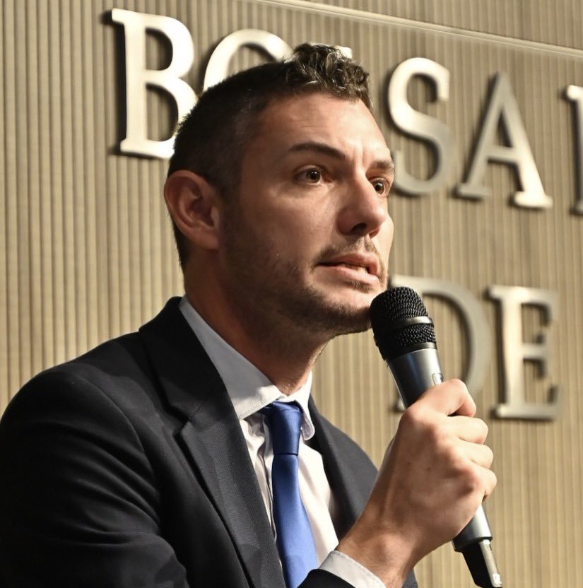 ArrepentidosLLA's tweet photo. No dejaron entrar a Damián Arabia, diputado de La Libertad Avanza, a una fiesta gay y quiere DENUNCIAR y CLAUSURAR el local kjjj
Estas son las prioridades de un diputado nacional de Milei, que lo dejen entrar a una fiestita https://t.co/R1JenDJE2x