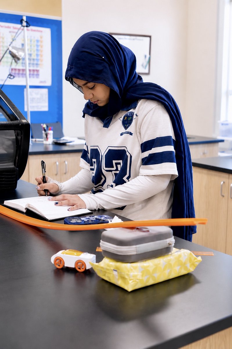 ThePocketLab's tweet photo. Rising @StratfordSTEM senior Noor is using PocketLab G-Force to investigate how wind affects movement along an inclined track.

Her early data is already shaping a stronger method for the year ahead.

This is student-led science: measure, question, refine and test again. 🔬 https://t.co/9h9vfh3BHo