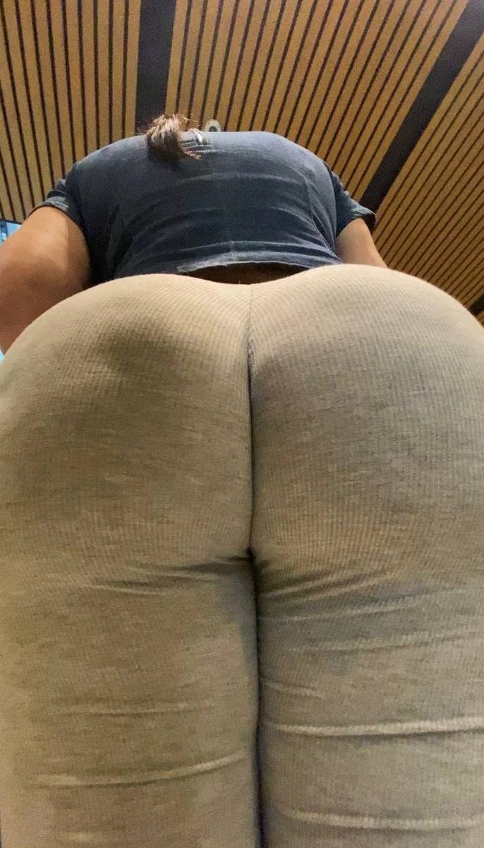 krismarquez27's tweet photo. I was mesmerized by that ass #candids #creepshot #candid -&amp;gt; CHECK THE BIO📷 https://t.co/HLnRIaixEz
