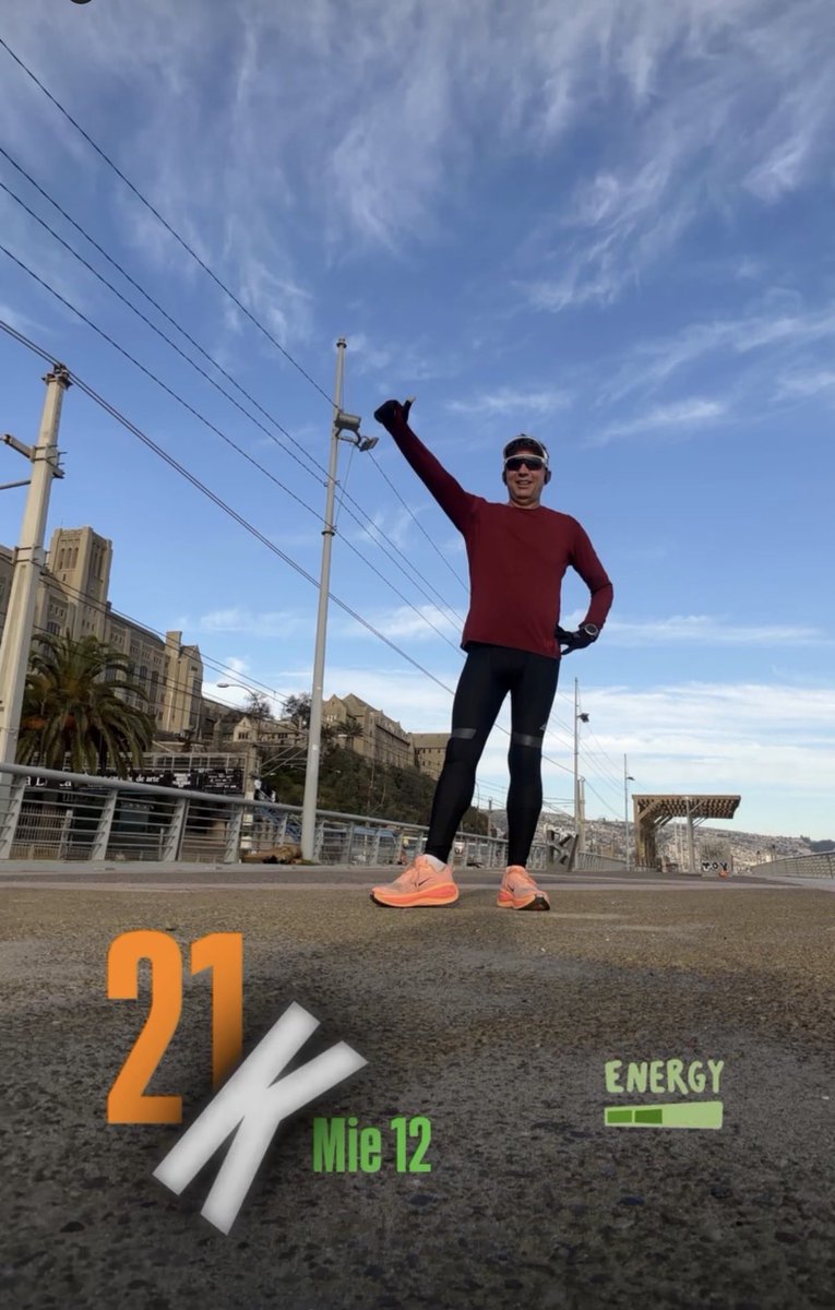 run_marcelo_run's tweet photo. #Viña #Run 21K , y va caer va caer ….  Buen dia 💪🏻🏃🏻‍♂️⚡️🙋‍♂️ https://t.co/OGYhSrurYs