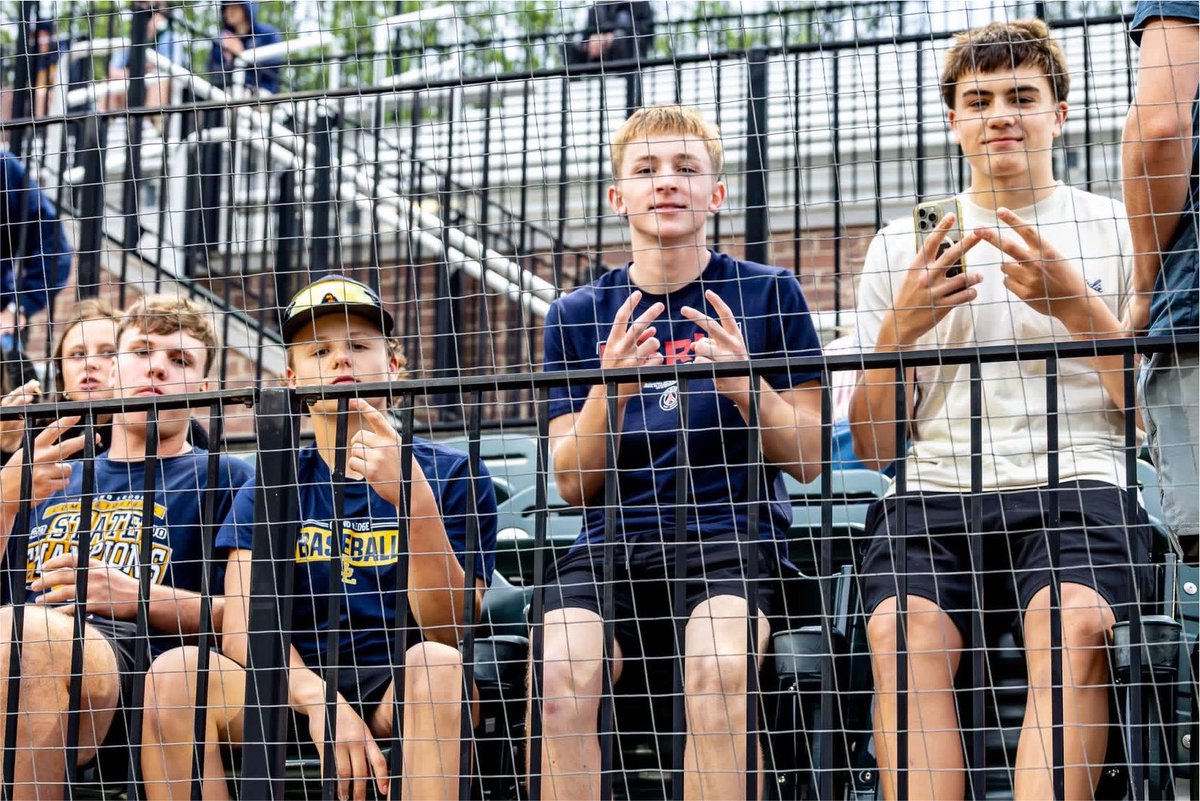 BASEBALLGL's tweet photo. Happy National Baseball Fans Day to our amazing fans! https://t.co/0BkLcJsYv9